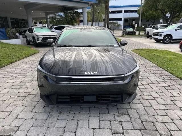 2025 Kia K4 LXS photo 18