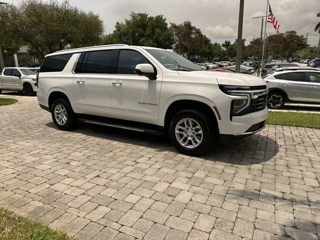 2026 Chevrolet Suburban LS photo 16