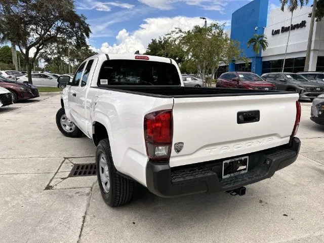 2022 Toyota Tacoma 2WD SR photo 12