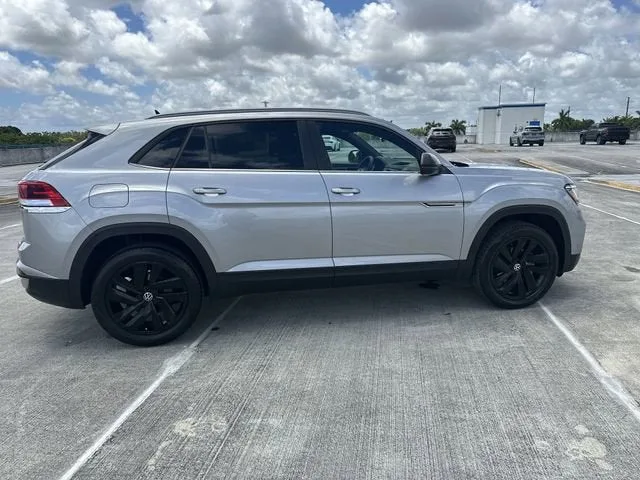 2022 Volkswagen Atlas Cross Sport 2.0T SE w/Technology photo 14