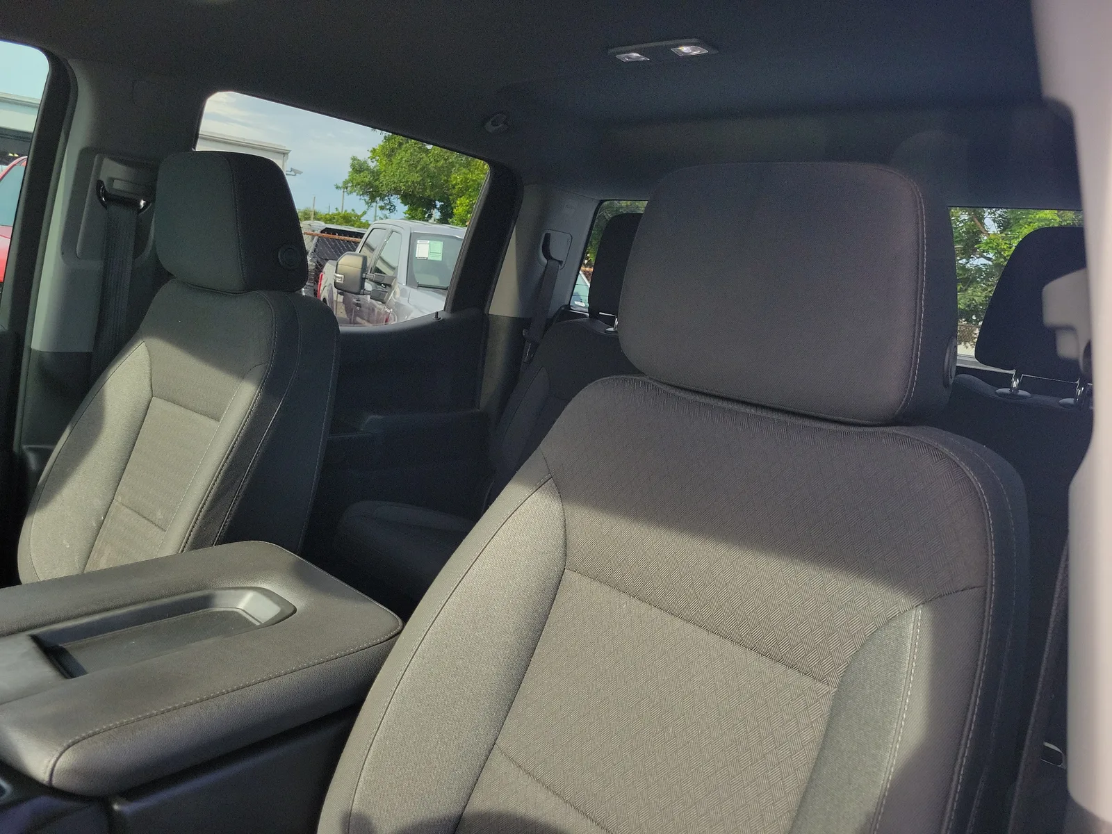 2025 Chevrolet Silverado 1500 Custom photo 21