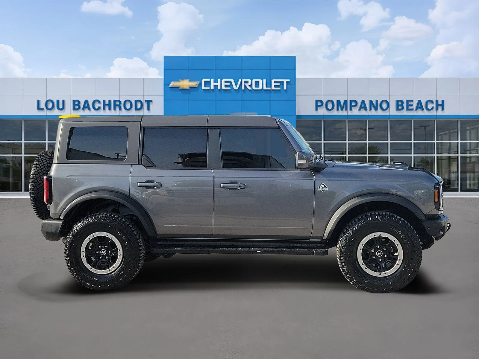 2022 Ford Bronco Base photo 2