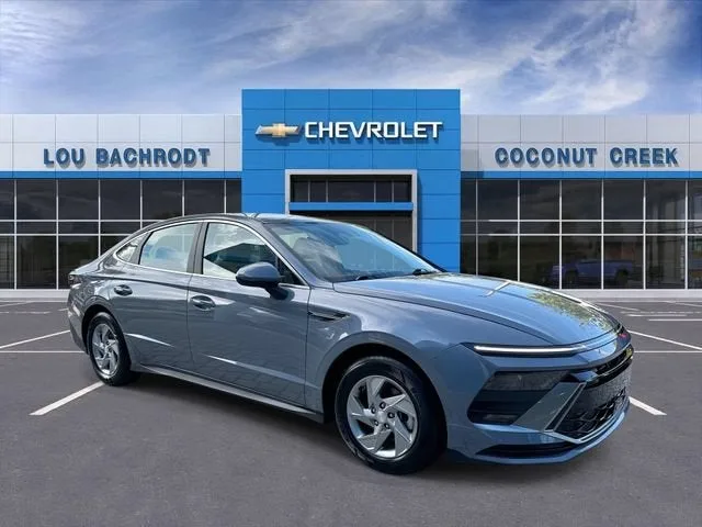 2025 Hyundai Sonata SE photo 2