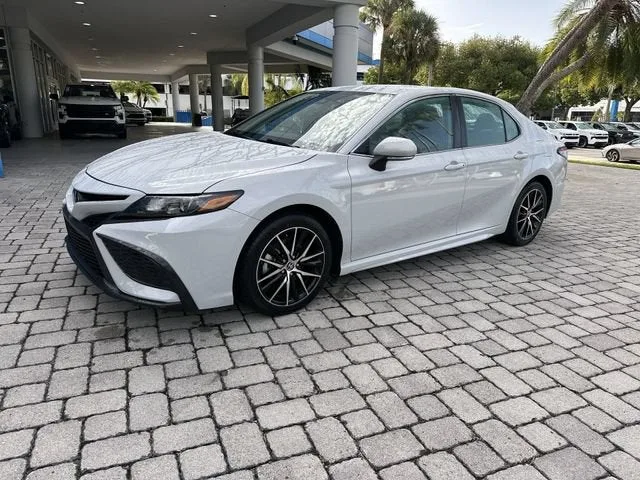 2024 Toyota Camry SE photo 21