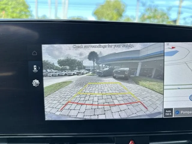 2025 Hyundai Elantra SEL Convenience photo 24
