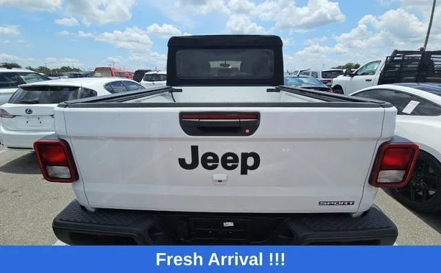 2020 Jeep Gladiator Sport S photo 5