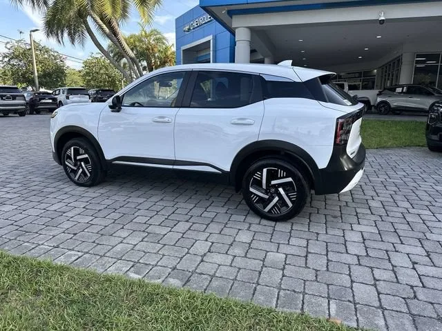 2025 Nissan Kicks SV photo 32