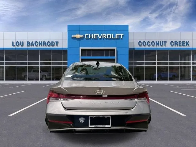 2025 Hyundai Elantra SEL Convenience photo 7