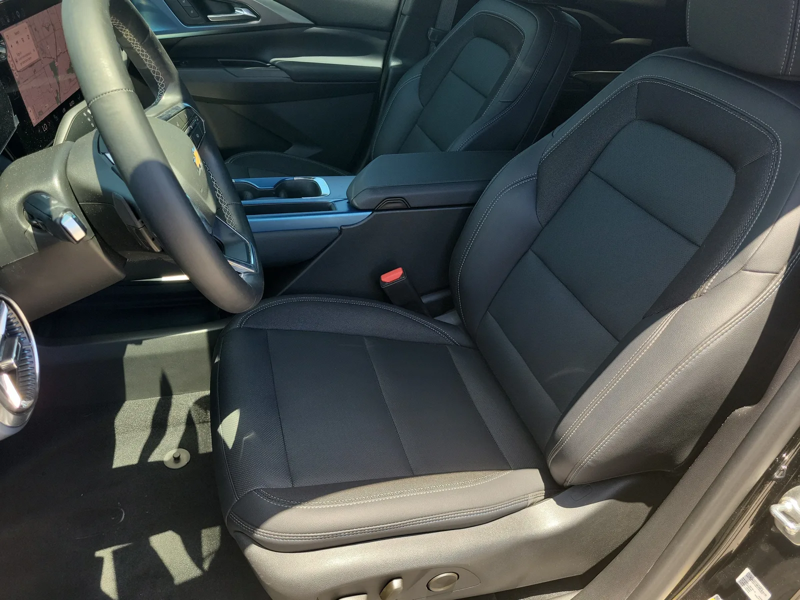 2024 Chevrolet Equinox EV 2LT photo 17