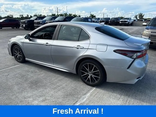 2023 Toyota Camry SE photo 17