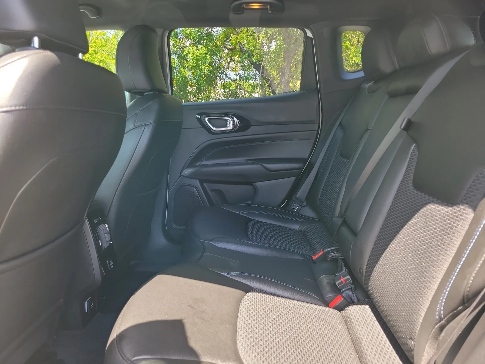 2025 Jeep Compass Latitude photo 14