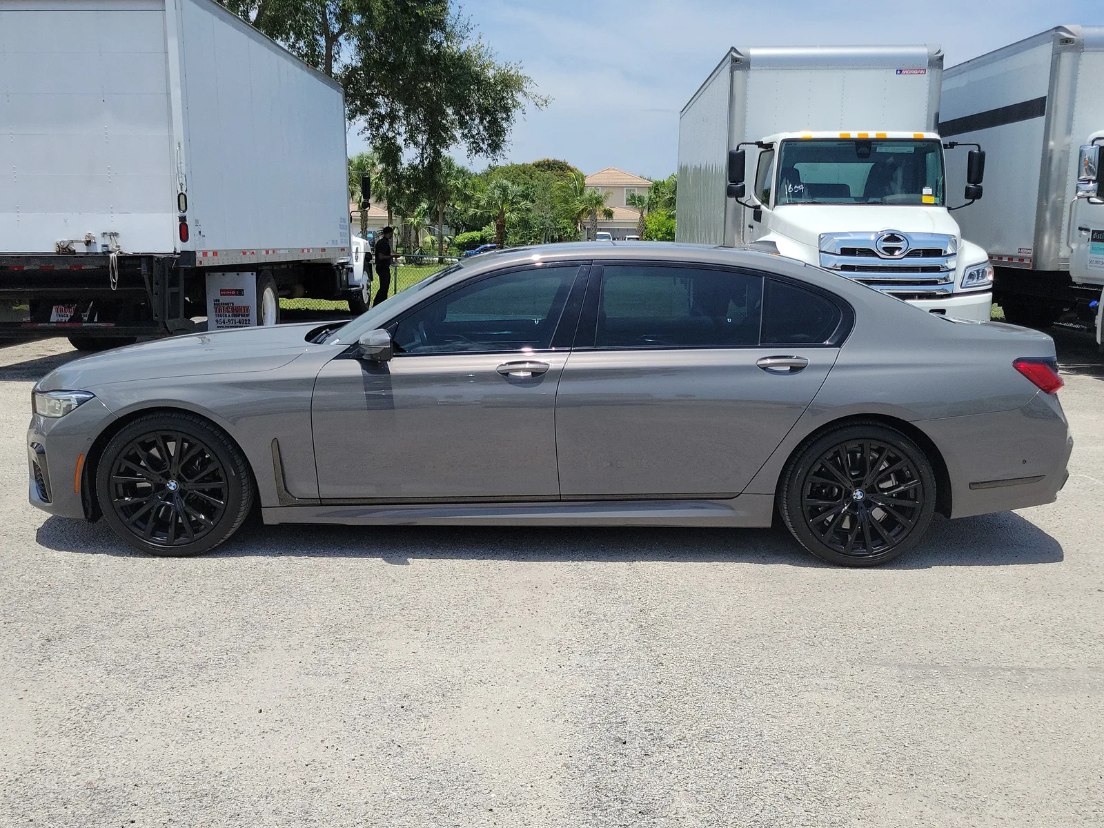 2022 BMW 7 Series 740i photo 6