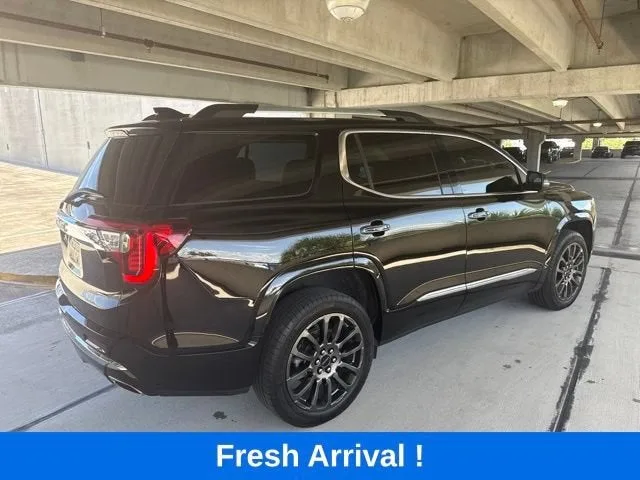 2023 GMC Acadia Denali photo 18