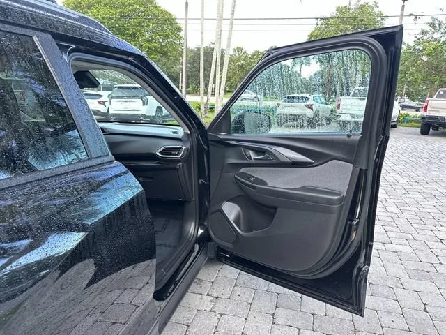 2021 Chevrolet Trailblazer LT photo 23
