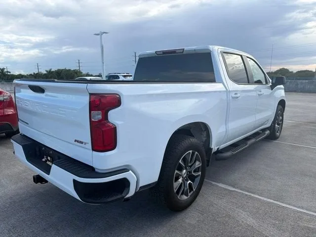2023 Chevrolet Silverado 1500 RST photo 7