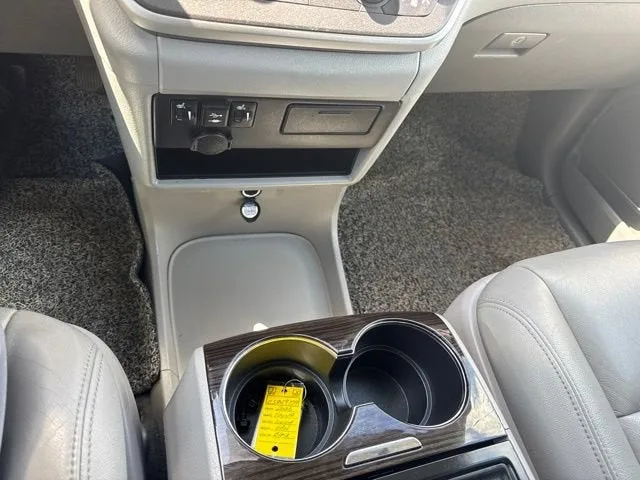 2020 Toyota Sienna XLE Auto Access Seat photo 9