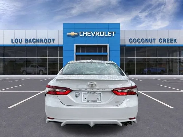 2024 Toyota Camry SE photo 7
