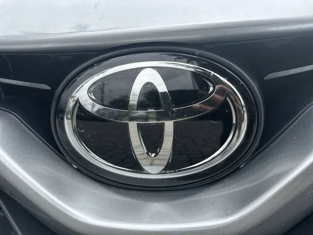 2024 Toyota Camry SE photo 10
