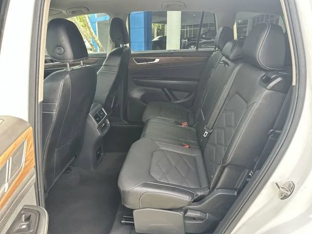 2024 Volkswagen Atlas 2.0T SE w/Technology photo 27