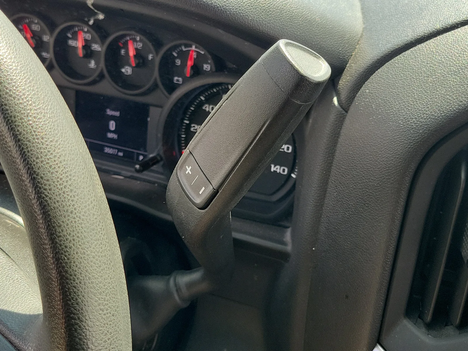 2025 Chevrolet Silverado 1500 Custom photo 17