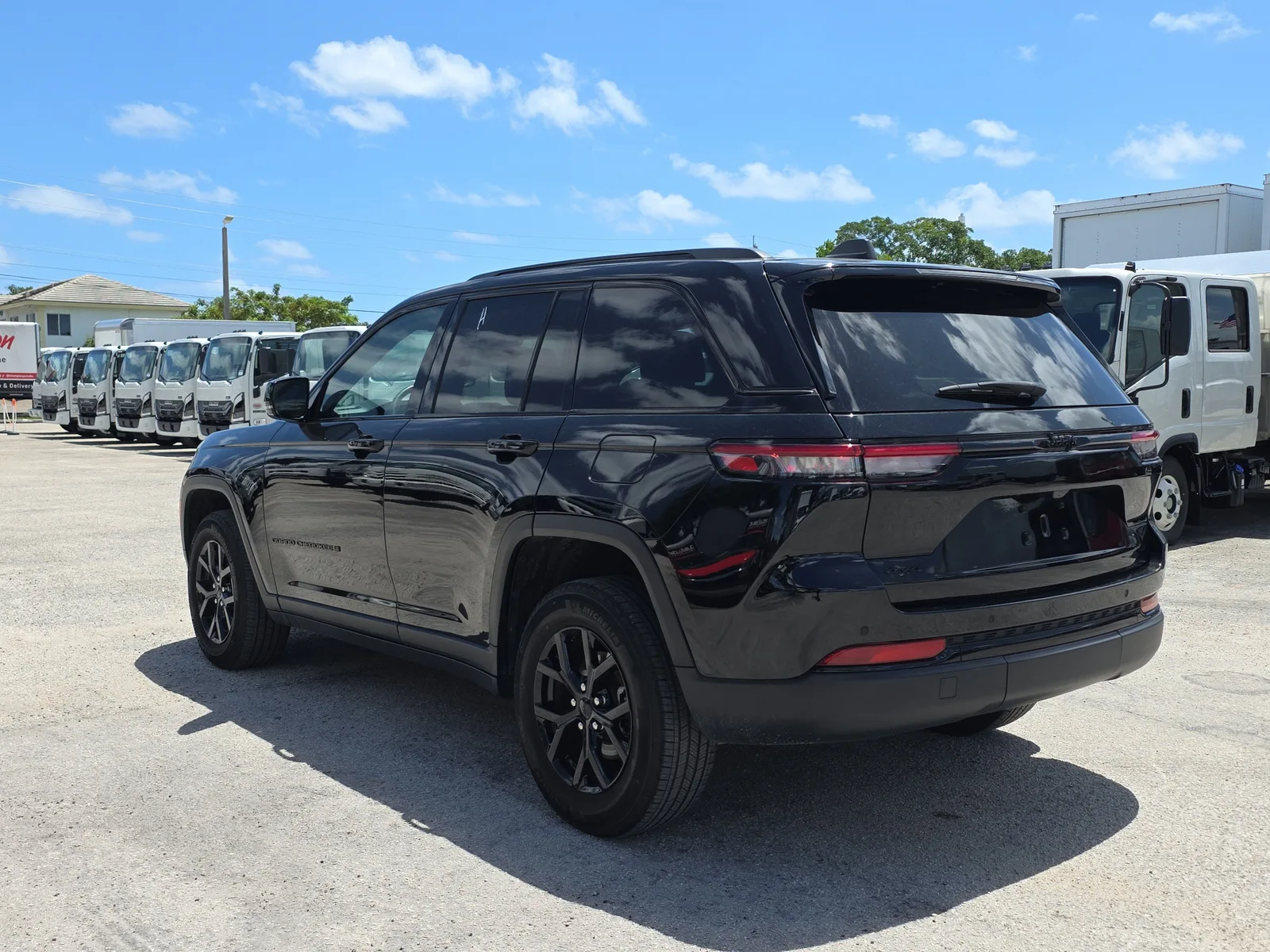 2024 Jeep Grand Cherokee Altitude photo 5