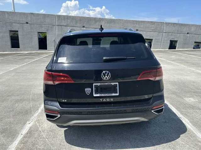 2024 Volkswagen Taos SE photo 31
