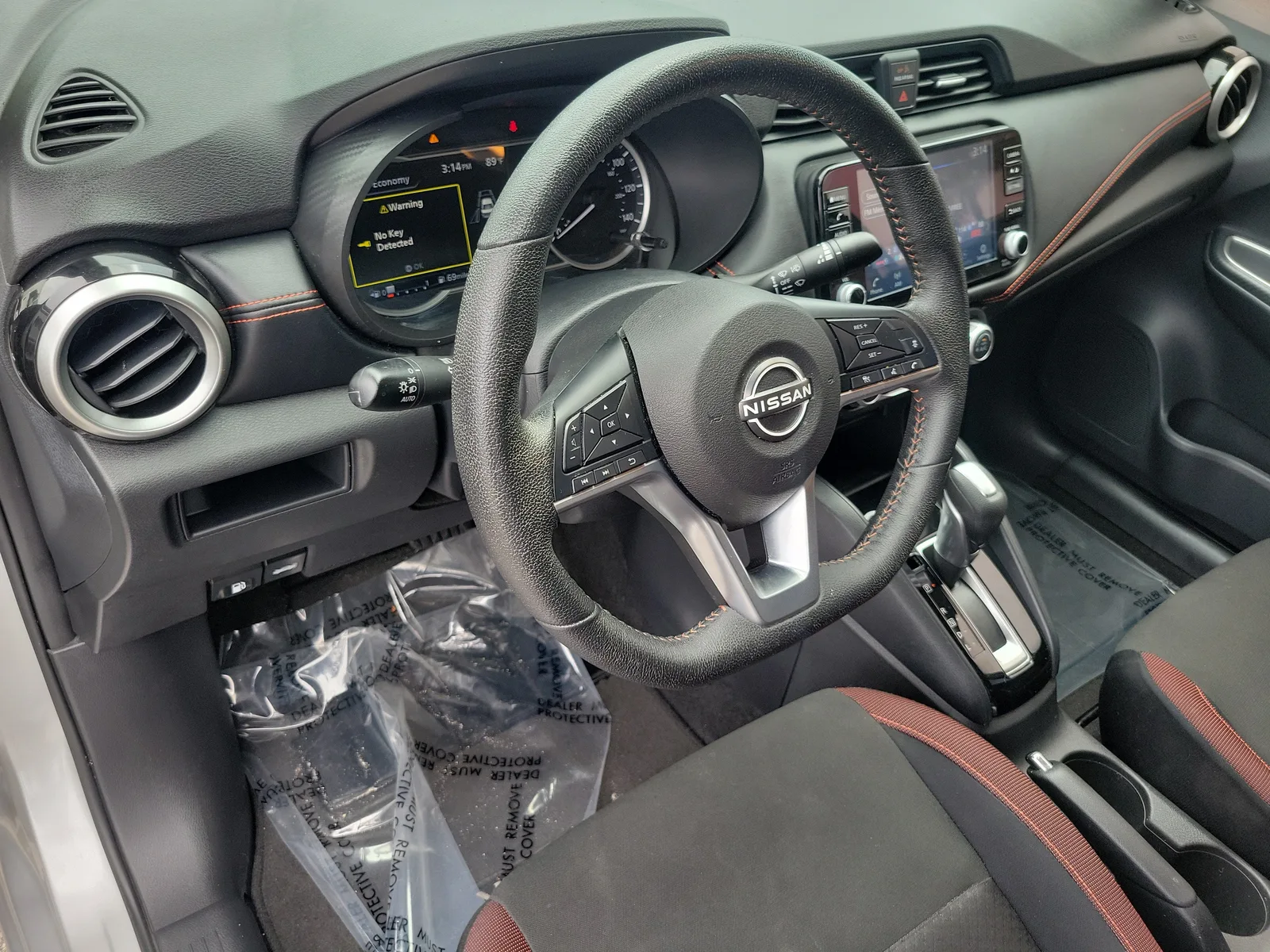 2025 Nissan Versa SR photo 17
