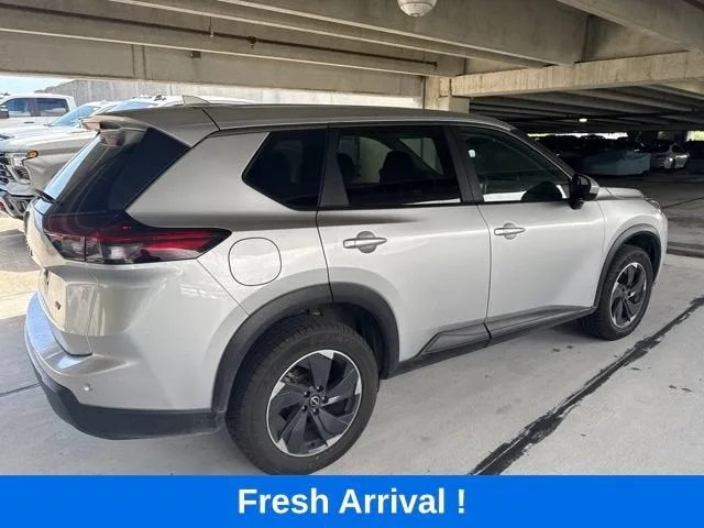 2024 Nissan Rogue SV photo 16