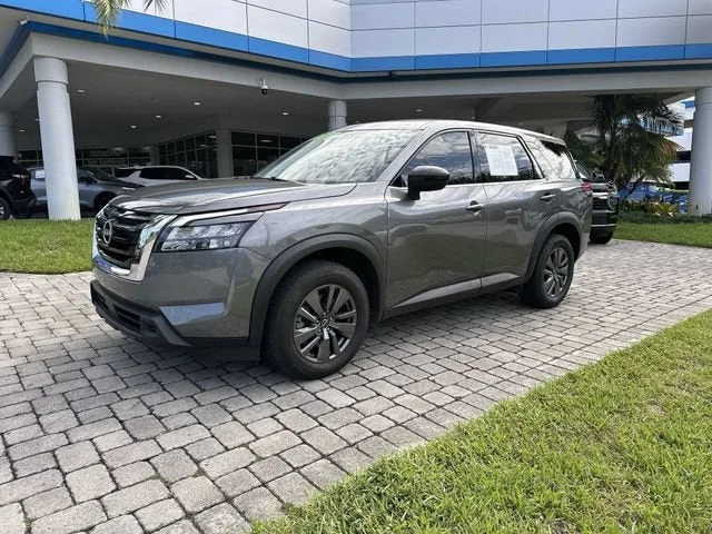 2024 Nissan Pathfinder S photo 30