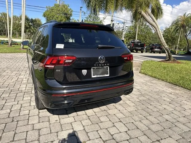 2022 Volkswagen Tiguan SE R-Line Black photo 34