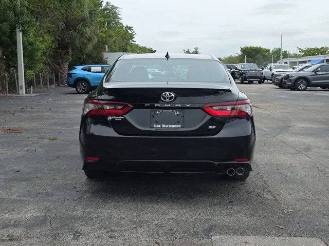 2023 Toyota Camry SE photo 6
