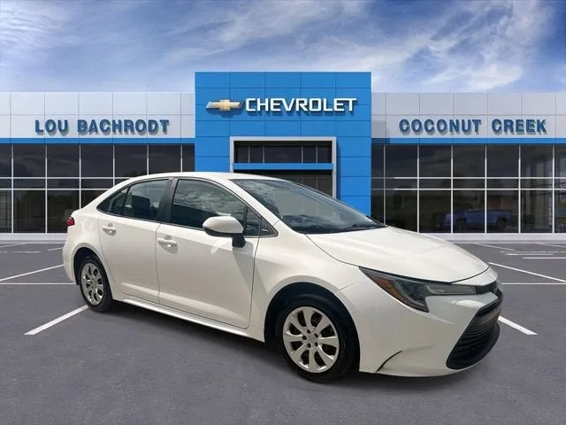 2024 Toyota Corolla LE photo 2