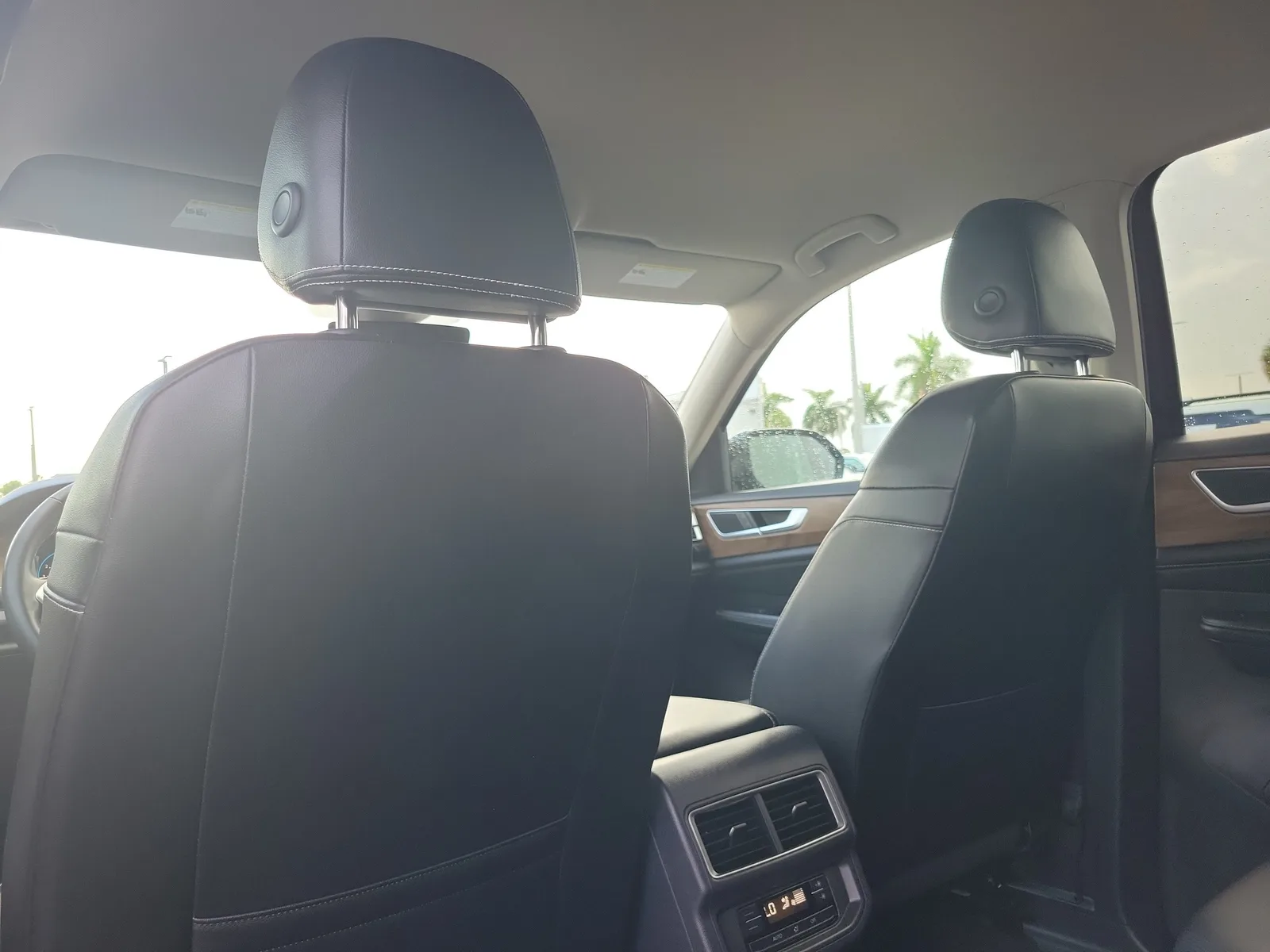 2024 Volkswagen Atlas 2.0T SE photo 15