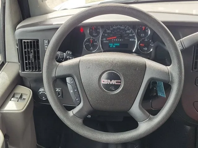 2020 GMC Savana Cargo 2500 RWD 2500 135" photo 17
