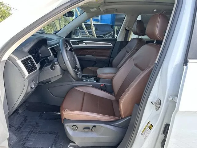 2022 Volkswagen Atlas 2.0T SE w/Technology photo 30