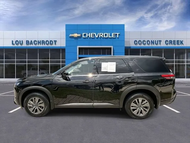 2025 Nissan Pathfinder S photo 5