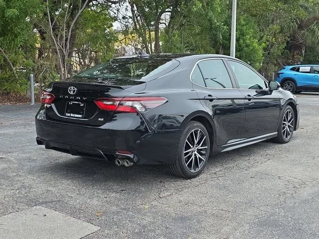 2023 Toyota Camry SE photo 7