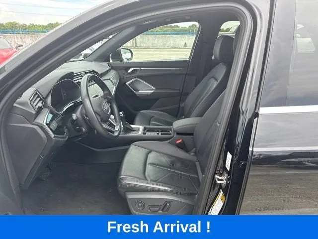 2025 Audi Q3 S line Premium photo 2