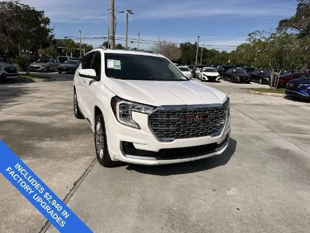 2024 GMC Terrain Denali photo 17
