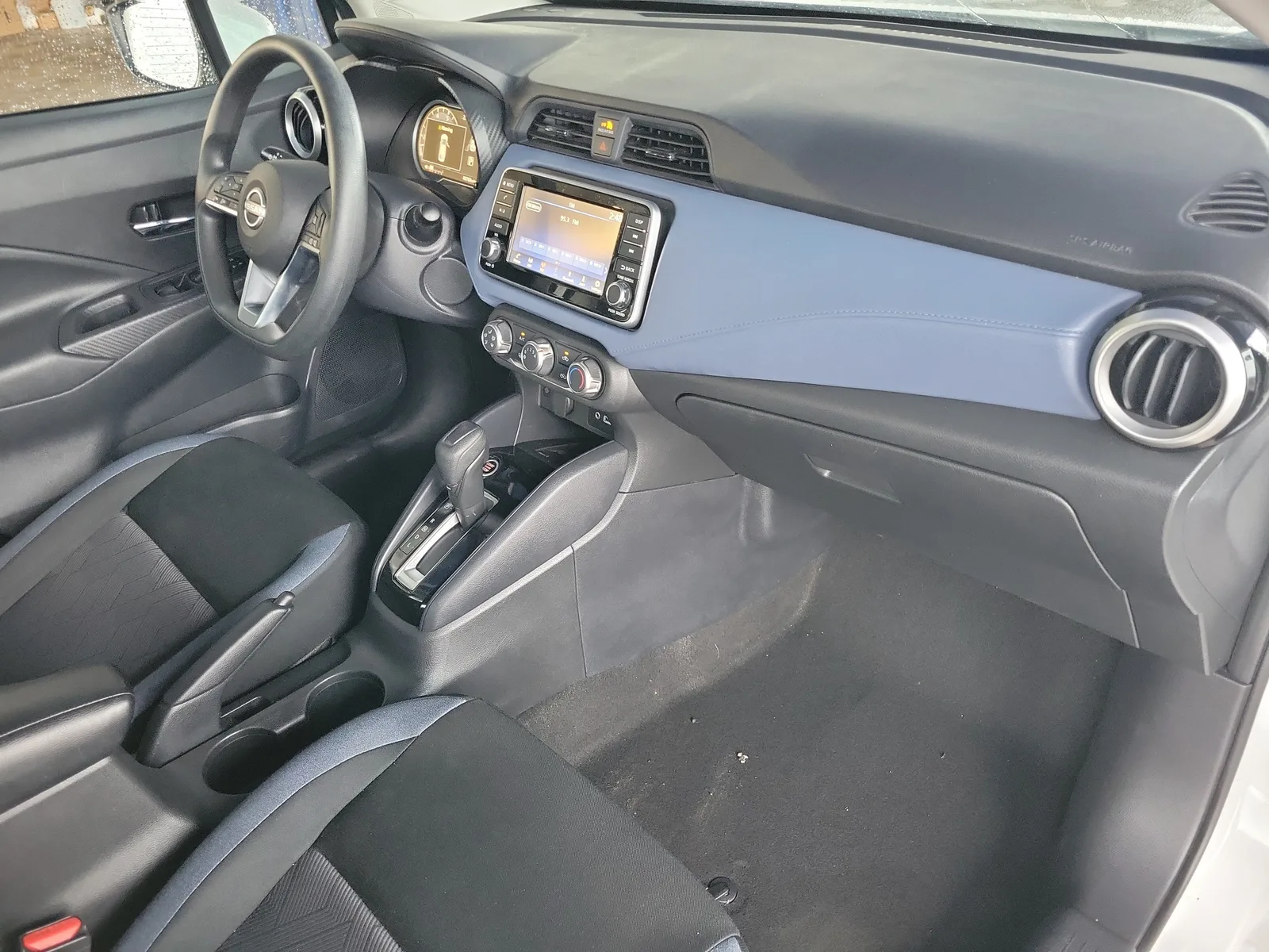 2024 Nissan Versa SV photo 9