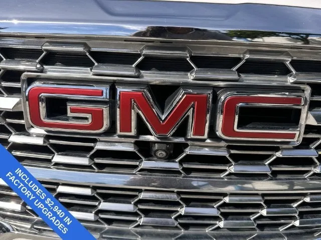 2024 GMC Terrain Denali photo 10