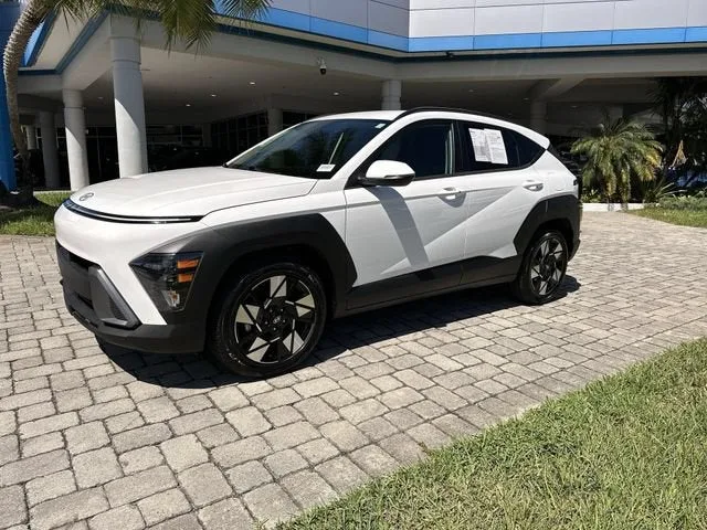 2025 Hyundai Kona SEL photo 21