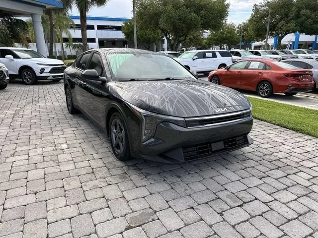 2025 Kia K4 LXS photo 17