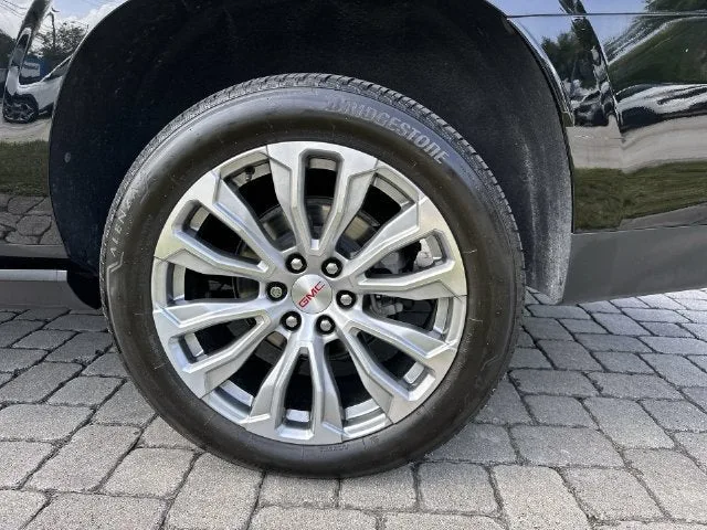 2023 GMC Yukon XL Denali photo 11