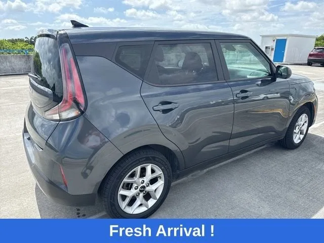 2024 Kia Soul LX photo 13