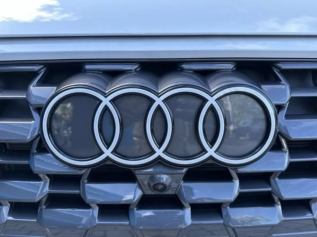 2025 Audi Q5 Prestige photo 10