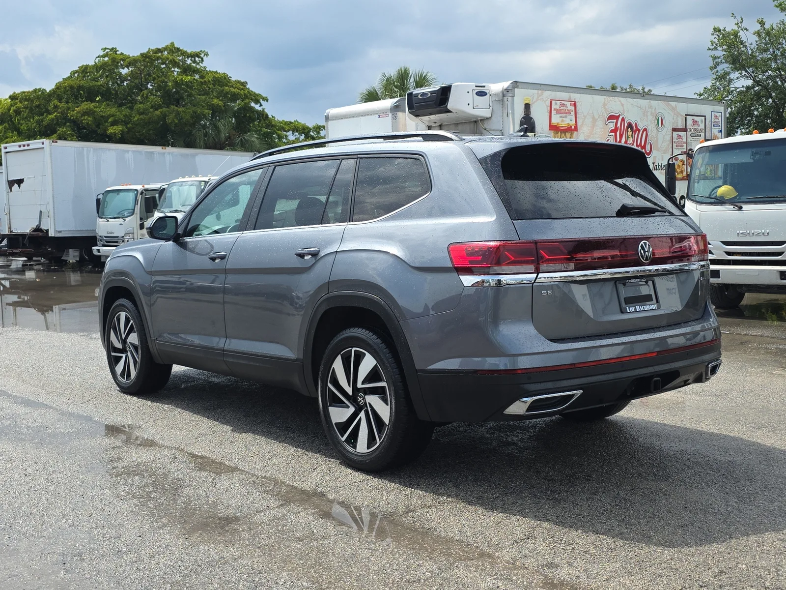 2024 Volkswagen Atlas 2.0T SE w/Technology photo 5
