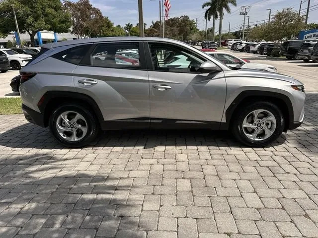 2024 Hyundai Tucson SE photo 14