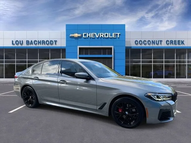 2023 BMW 5 Series 530i photo 2