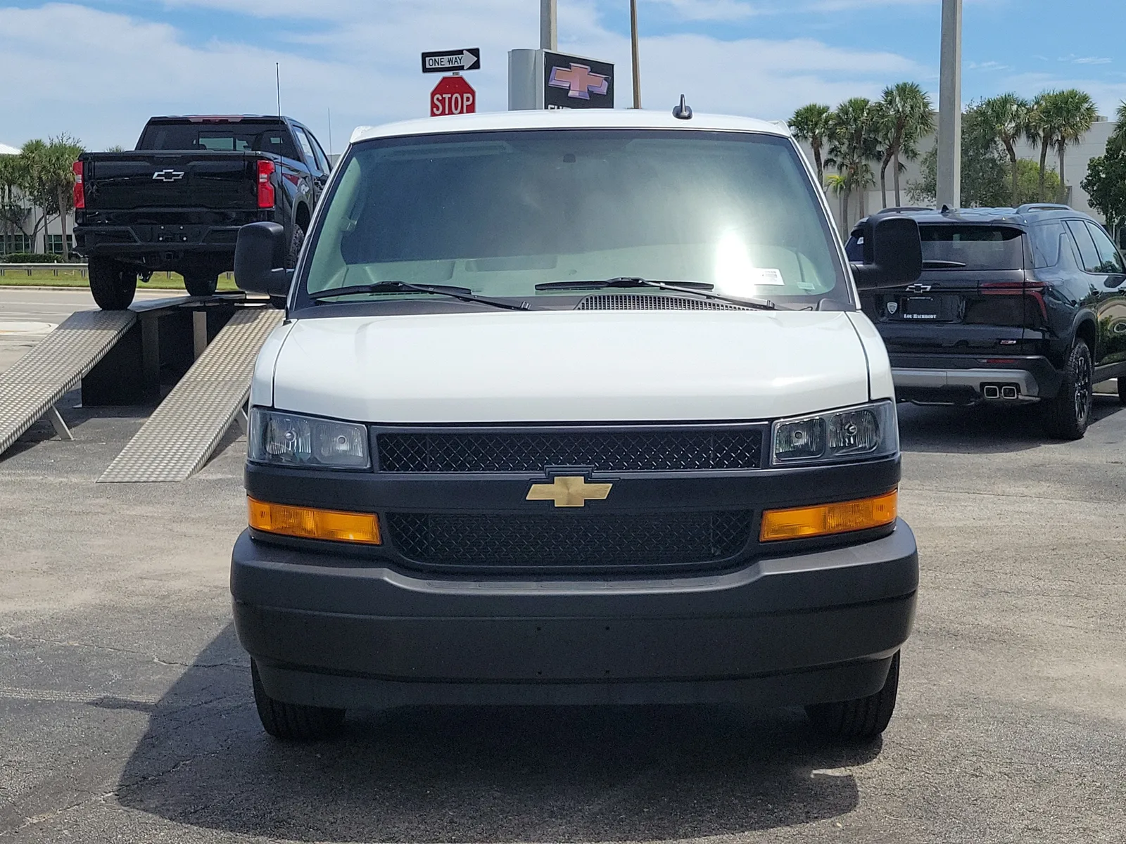 2025 Chevrolet Express Cargo WT photo 8
